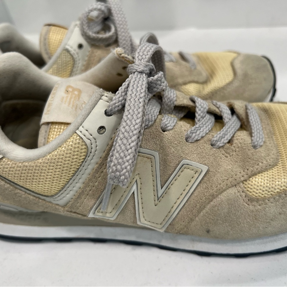 Women’s New Balance Size 8